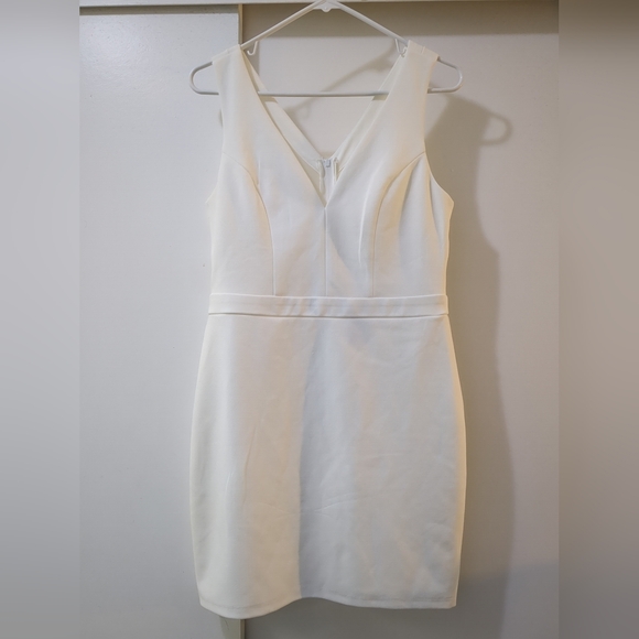 Windsor Dresses & Skirts - WINDSOR WOMEN'S SLEEVELESS BODYCON IVORY DRESS SIZE LARGE
